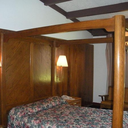 Kings Inn Cleveland Strongsville Exterior foto